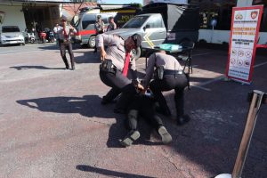 Polres Dairi Gelar Simulasi Pengamanan Tamu VIP, Personel Dilatih Hadapi Situasi Darurat
