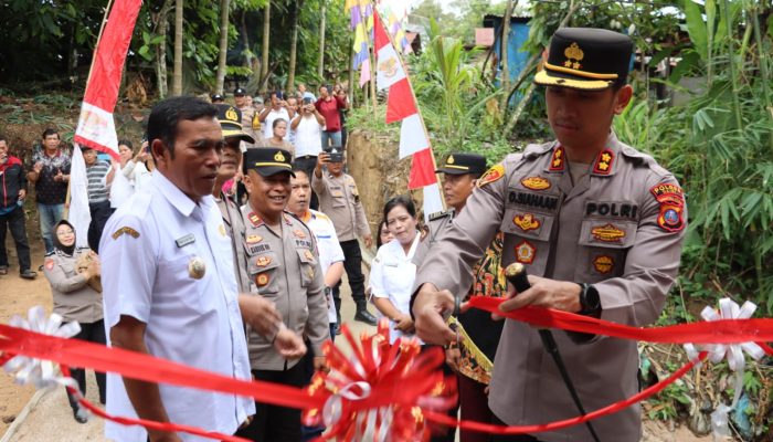 Jembatan Merah Putih Presisi Diresmikan, Polres Dairi Dorong Akses dan Kemajuan Masyarakat Desa Bulu Duri