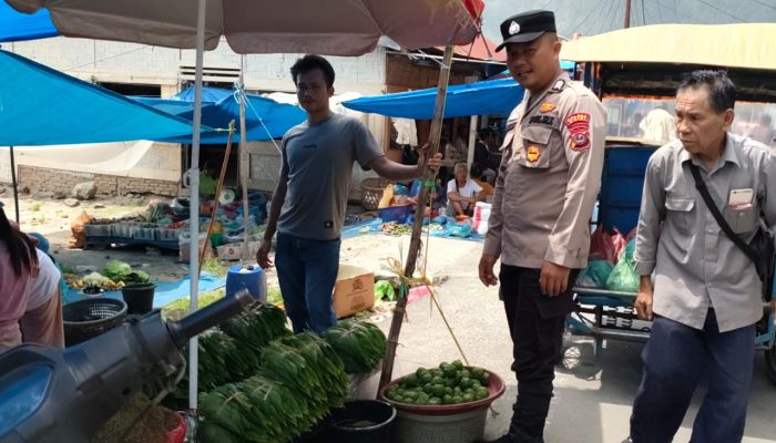 Polri Hadir di Tengah Pekan Silalahi, Bhabinkamtibmas dan Pospol Silalahi Imbau Warga Jaga Kamtibmas