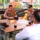 Kapolres Dairi Sapa Pengemudi DairiGo-Jek Online, Ajak Tertib Berlalu Lintas dan Bagikan Stiker Operasi Patuh Toba 2026